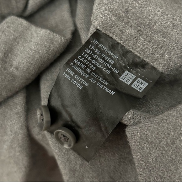 💕 Uniqlo Men's Gray Button-Up Shirt M - Picture 9 of 10
